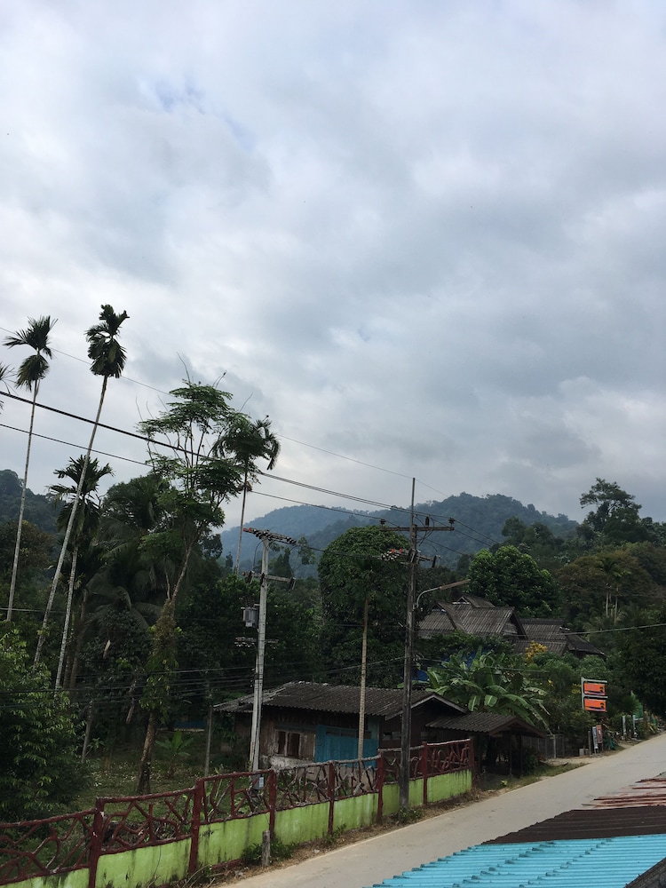 Khao Sok Secret - Hostel