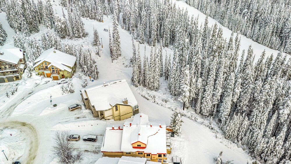 Fresh Tracks Retreat Ski In Out Hot Tub