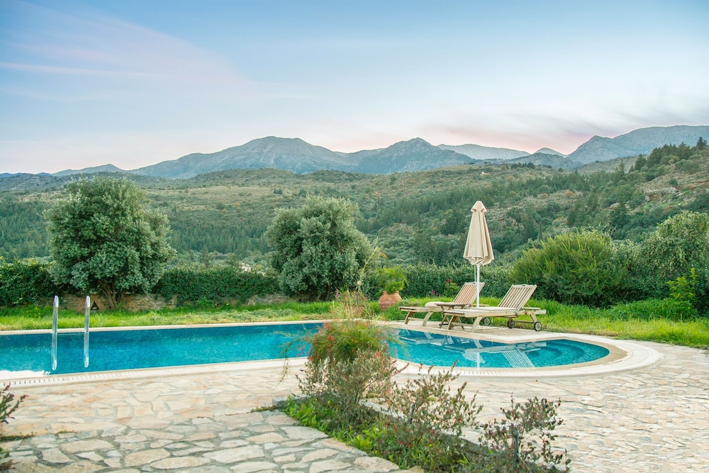 Chania Secluded Retreat - Kallithea Luxury Villa photo 4