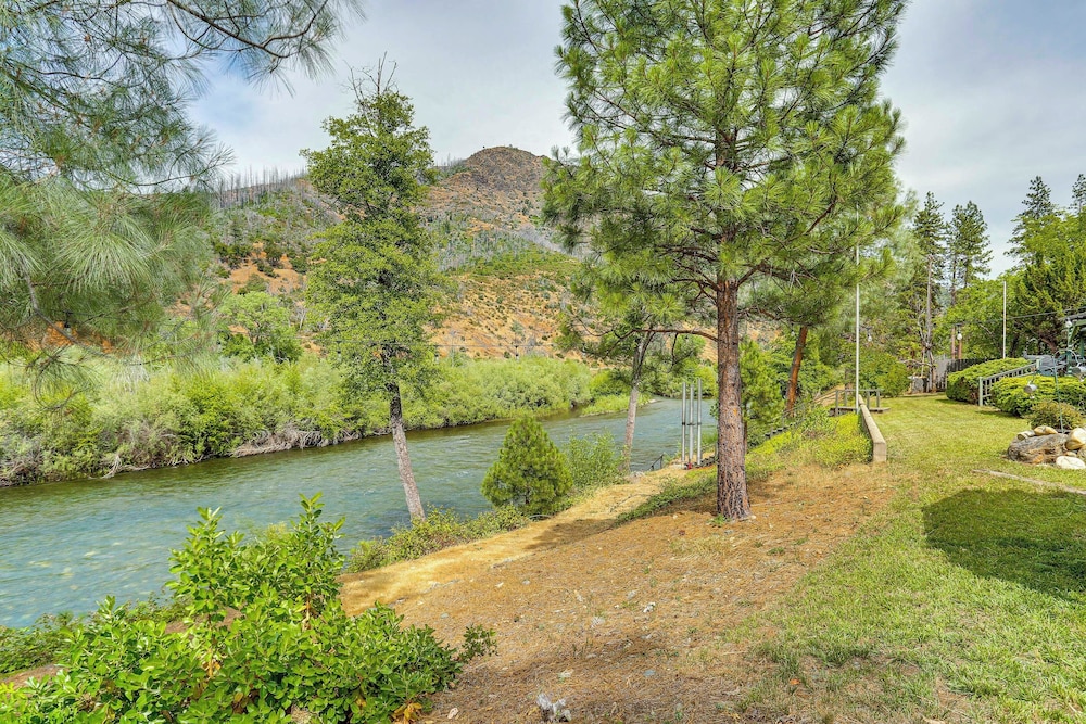 Scenic Riverfront Escape w/ Sauna in Junction City