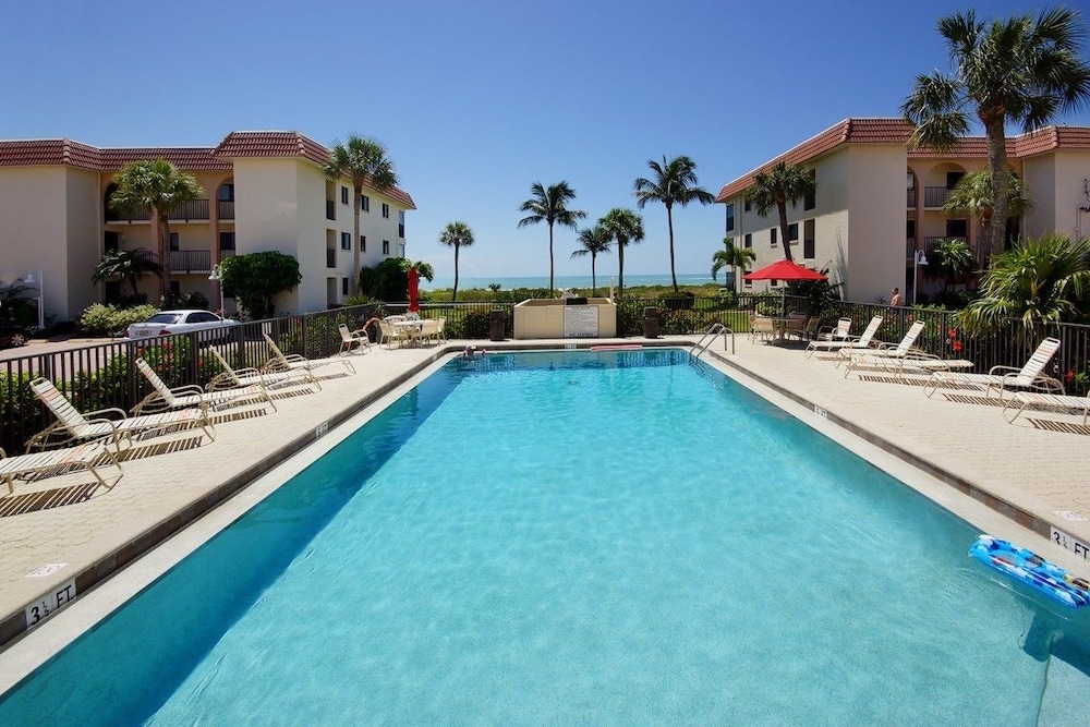 Sandalfoot Beachfront Condominium, photo 14