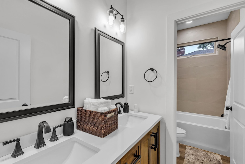 Brand-new 4br Unique Design Near Downtown Indy 4 Bedroom Home