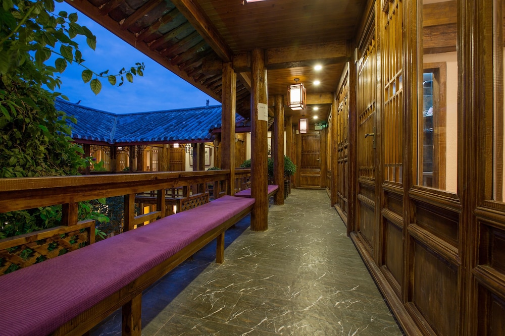 The Purplevine Inn Lijiang