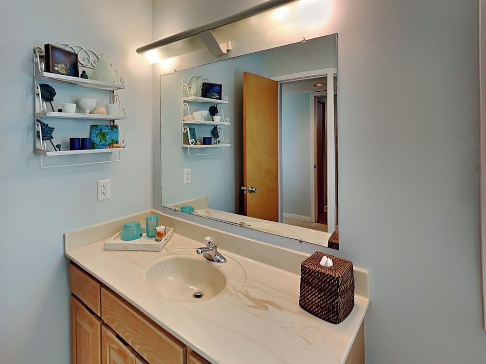 The Shell Collector by Topsail Realty