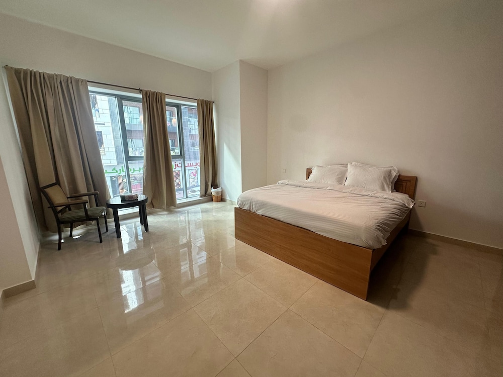 Stay Inn Albarsha by PHM