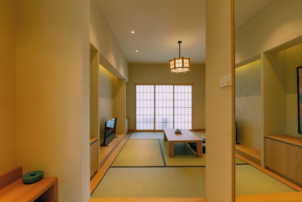 Himawari House