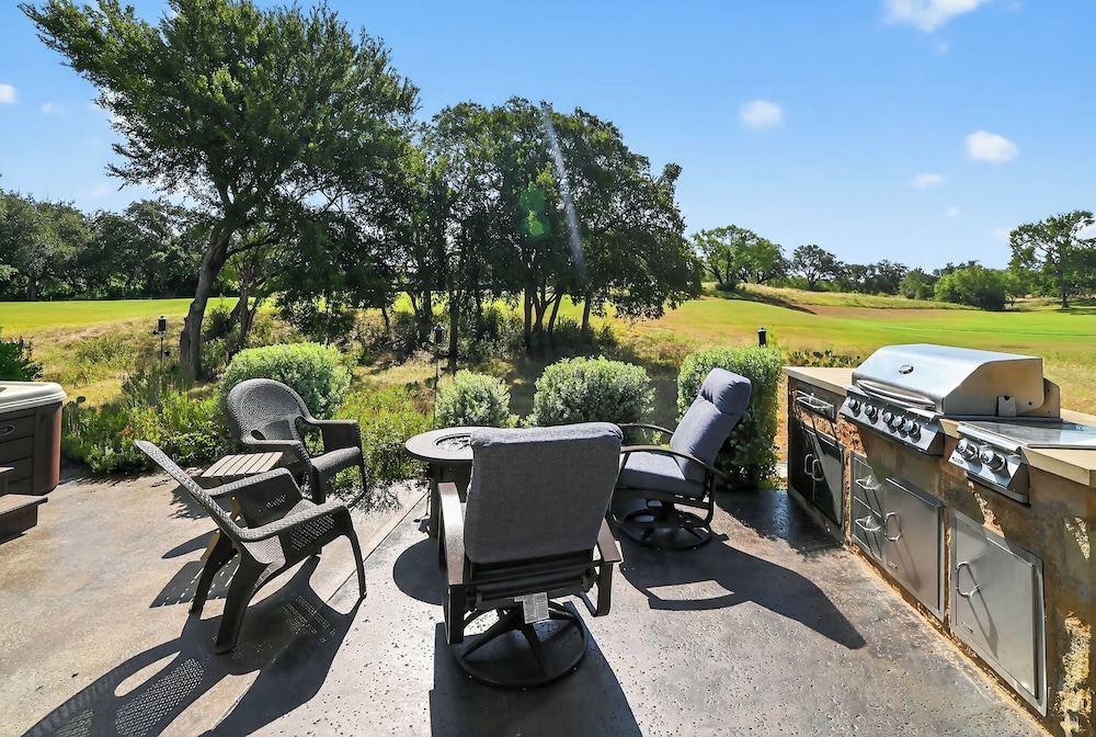 Hill Country Retreat & Casita