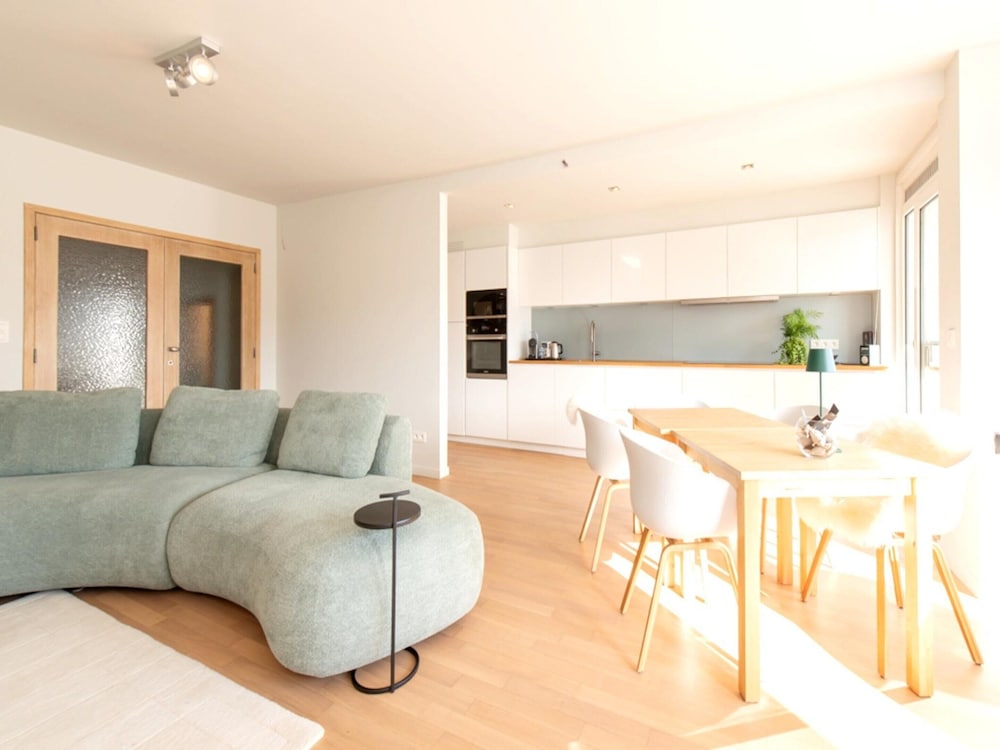 Apartment With a View of the Marina