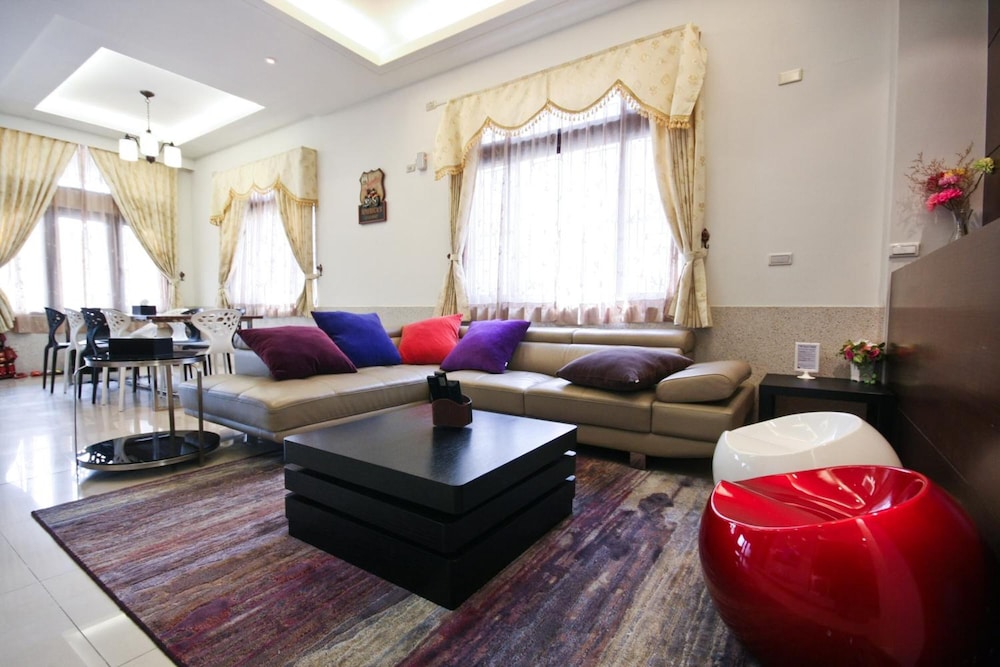 VV House
