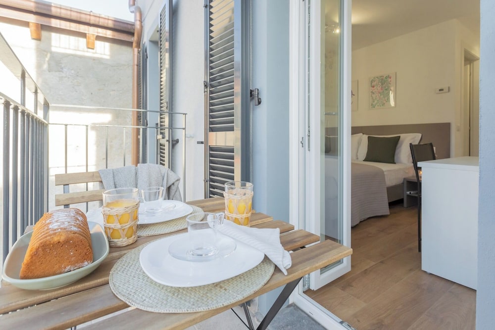 Pozzo Vertical Apartment With Garden and Parking by Rent all Como