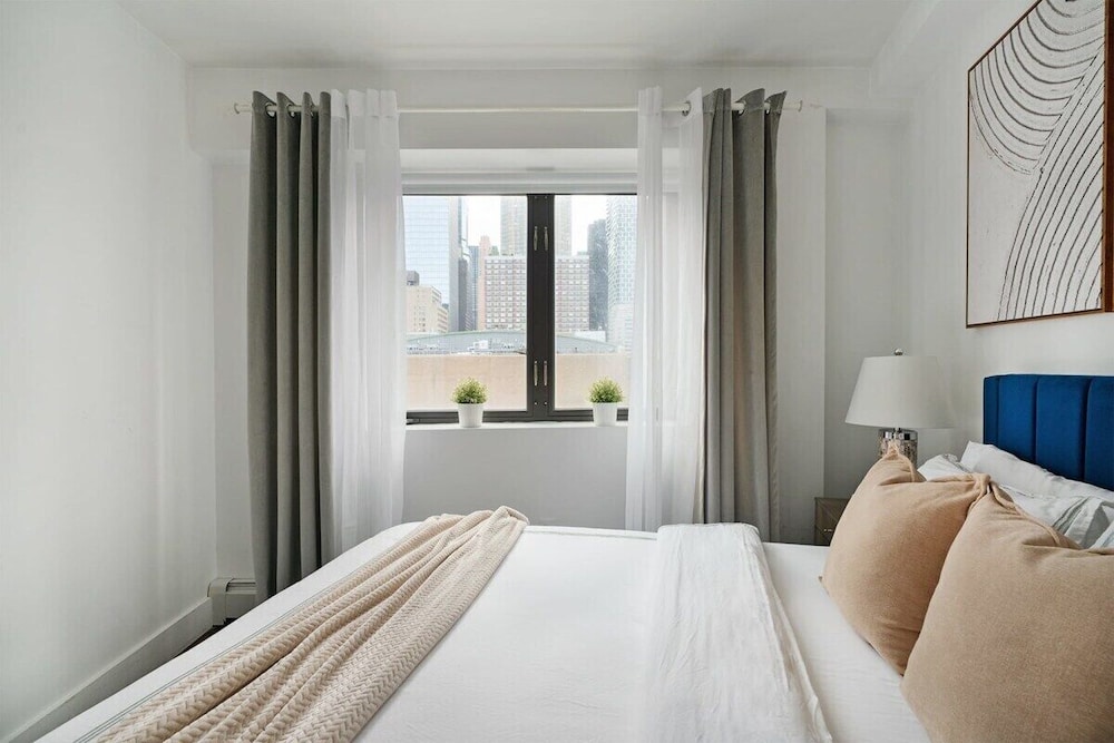 809 Midtown Apartments