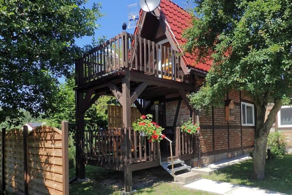 Bungalow in Kolczewo With Parking Space