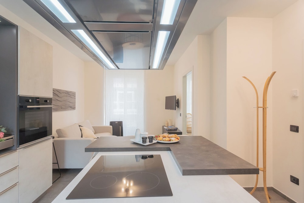 Enchanted Como Lake - City Apartment by Rent all Como