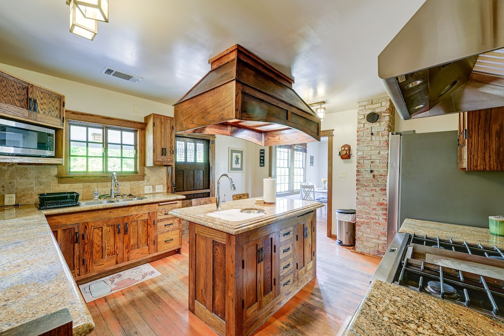 Pet-friendly Springville Vacation Rental w/ Grill! view 5