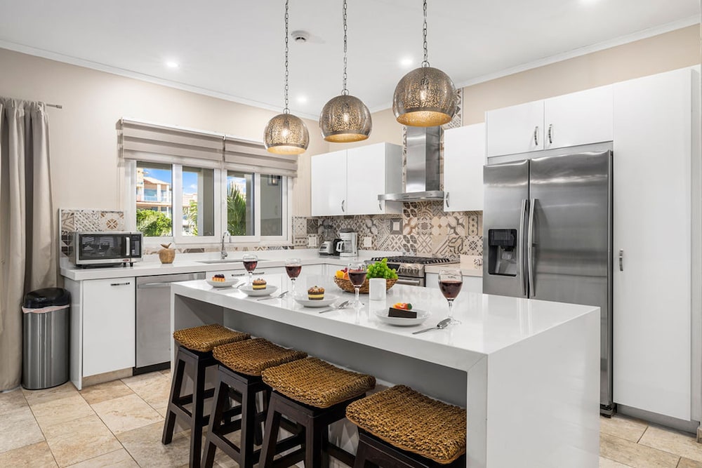 Amazing 4BR 3BA Villa Palm Beach w NEW Pool