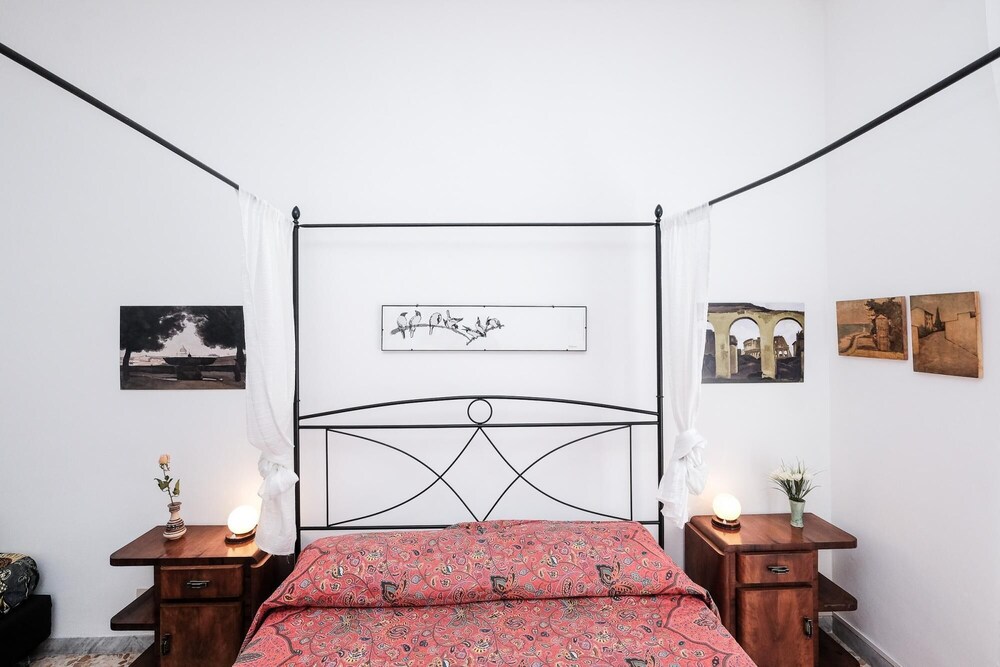 Domus Linda in Roma With 1 Bedrooms and 1 Bathrooms