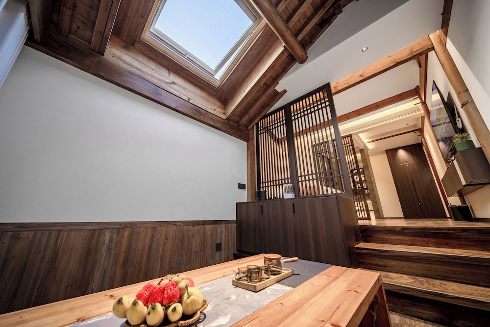 Bajiazhan Yulin Yuchi Homestay