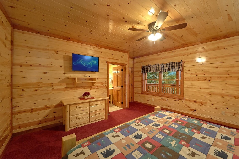 Paradise Point Pool Lodge Holiday home 6 view 3