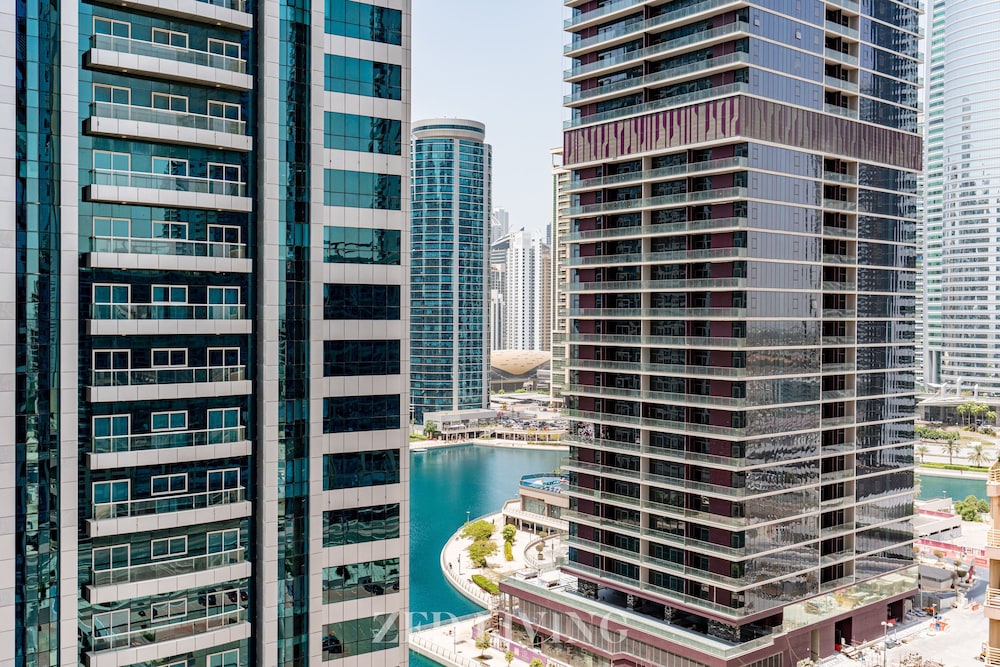 Stylish 1BR at Me Do Re | Panoramic View + Parking
