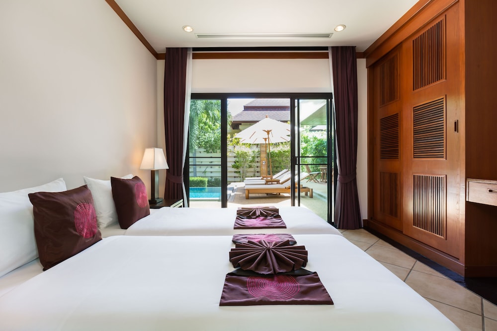 Nai Harn Baan-Bua Villas