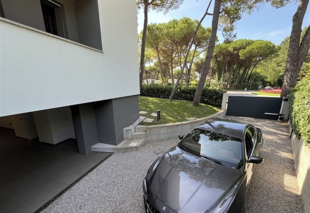 Spacious, Comfortable and Recently Renovated Single Villa in Lignano Riviera