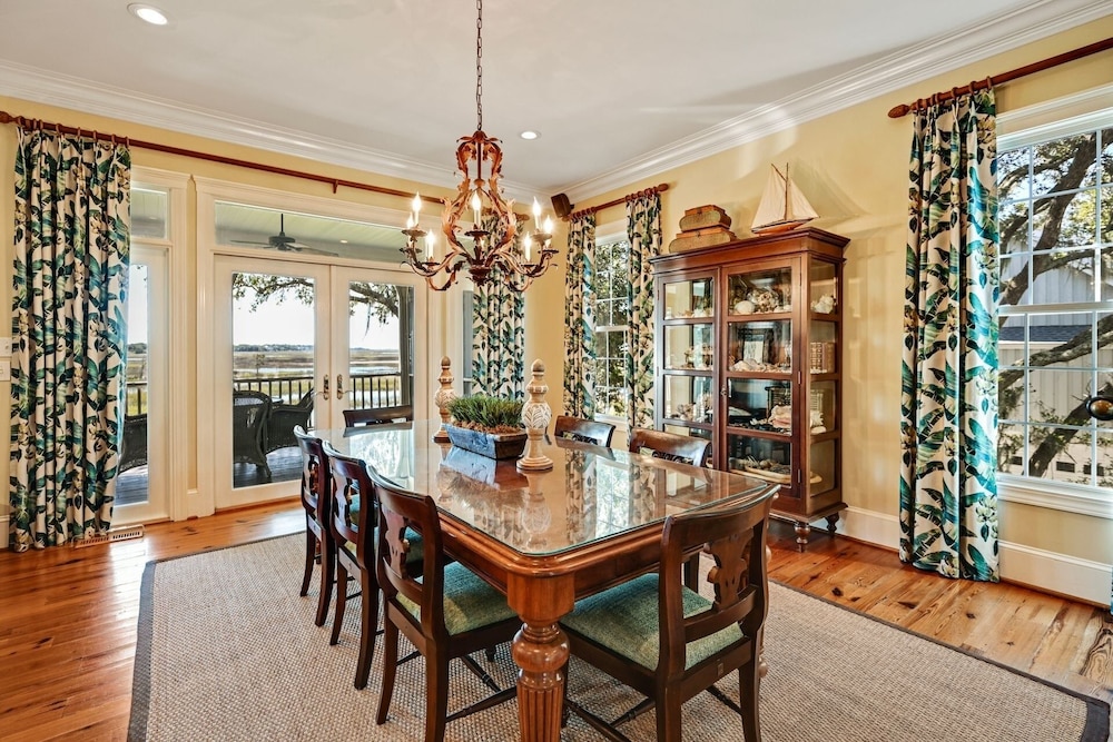 Secluded Creekfront Home 5 Bedroom Home by Peace Vacations