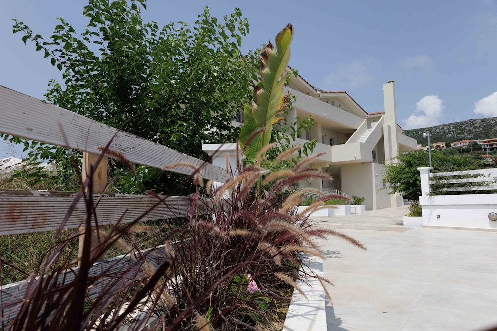Maggana Residence