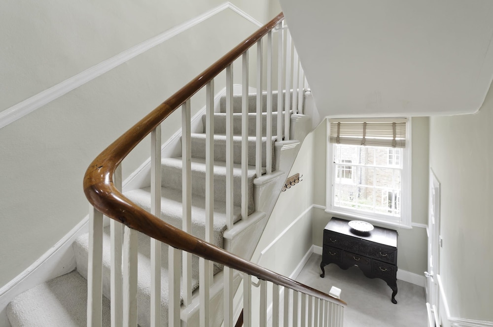 Fabulous 3 Bed Flat Chelsea