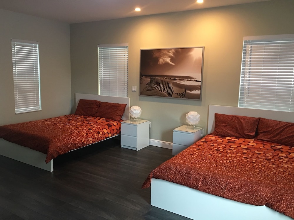 4 Bedroom Home by Ideal Experience VR - Image 3