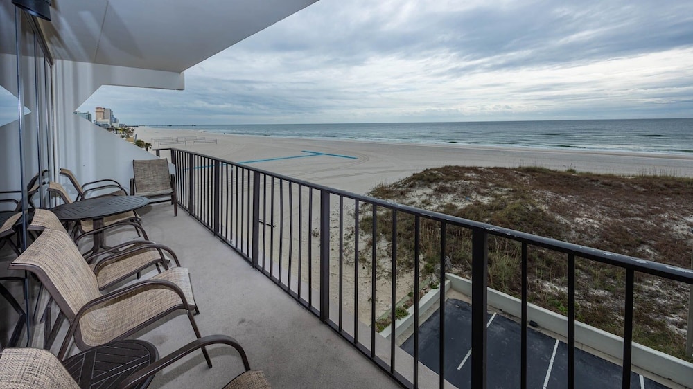 Island Winds East 301 3 Bedroom Condo