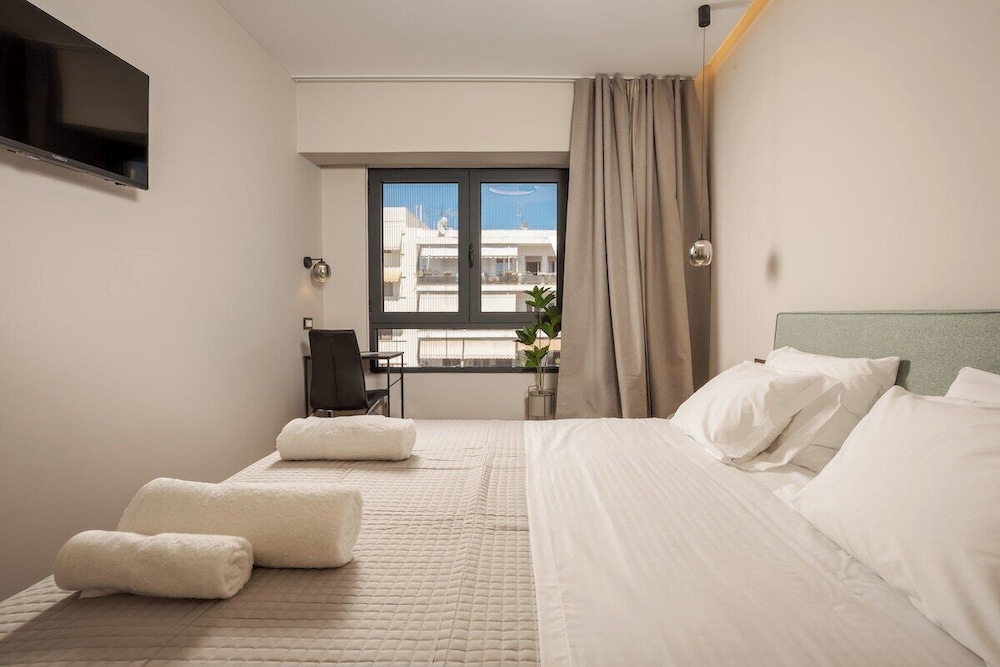 Demmi Central 2BR Designer Apt