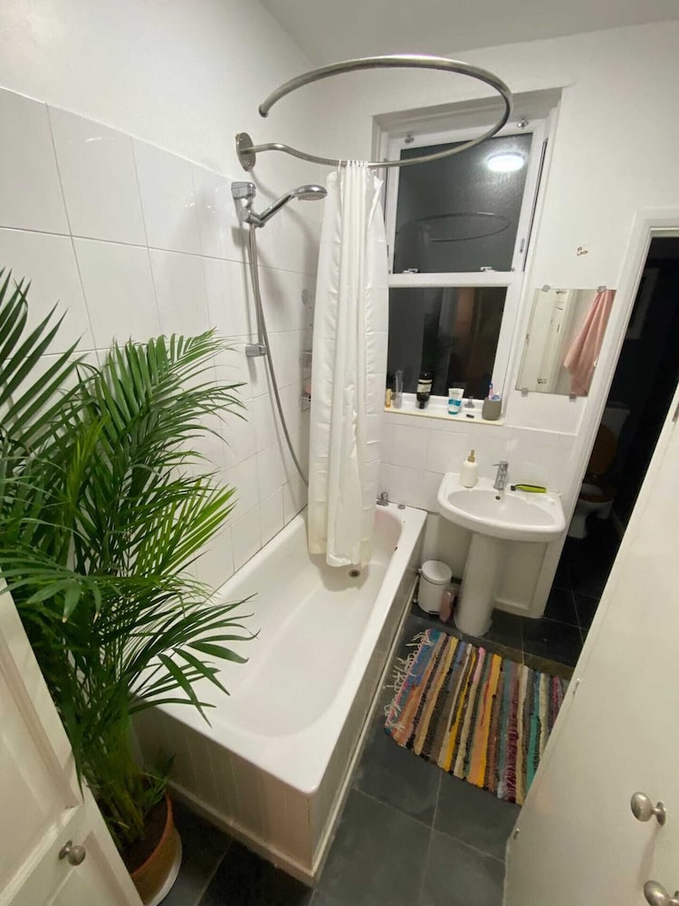 Funky 1BD Flat W/luscious Garden - Walthamstow!