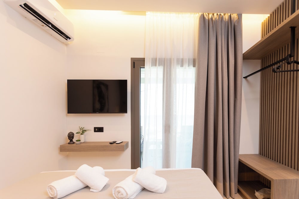 Armonia Seaview Suites