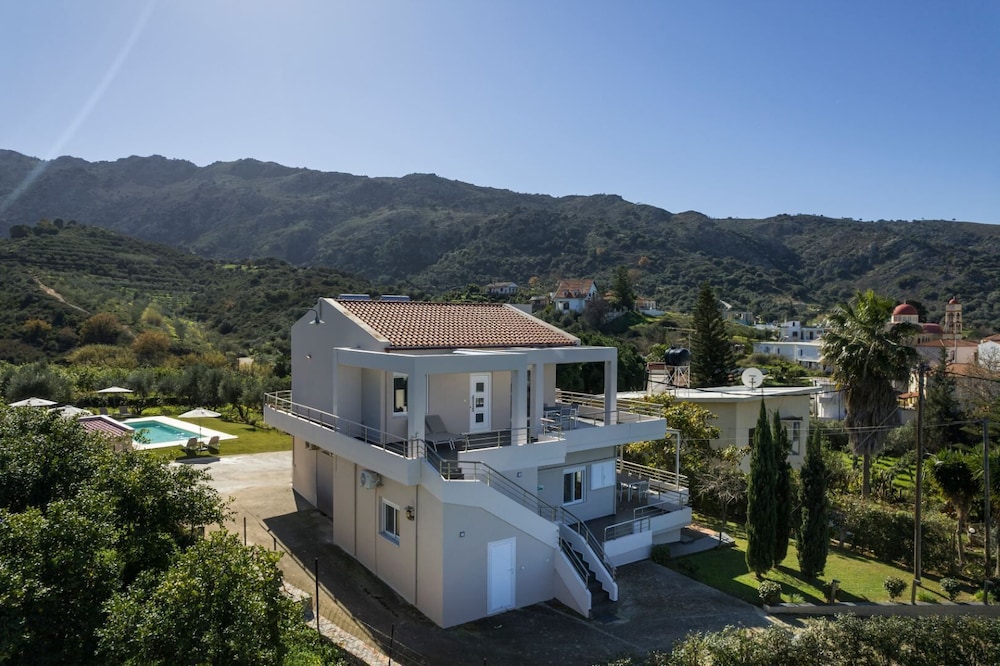 Villa Adam