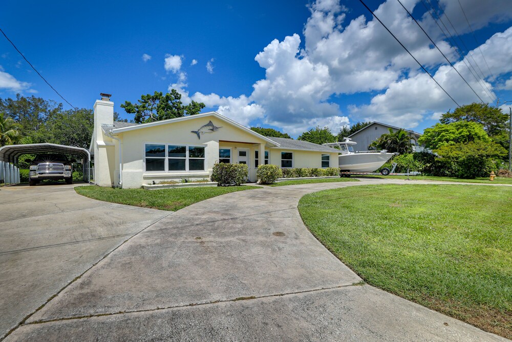 Palmetto Waterfront Vacation Rental w/ Boat Dock! view 4