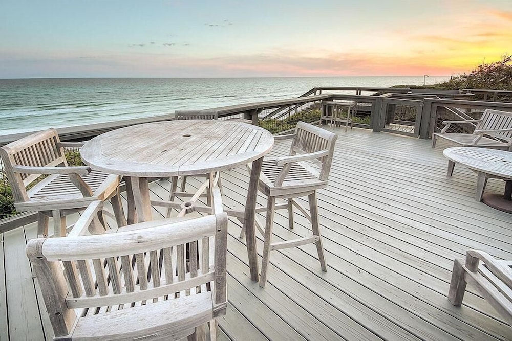 Hakuna Matata 8 Bedroom Holiday Home by Five Star Properties