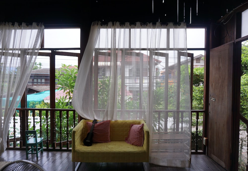 Kaampuju Cafe and Rooms
