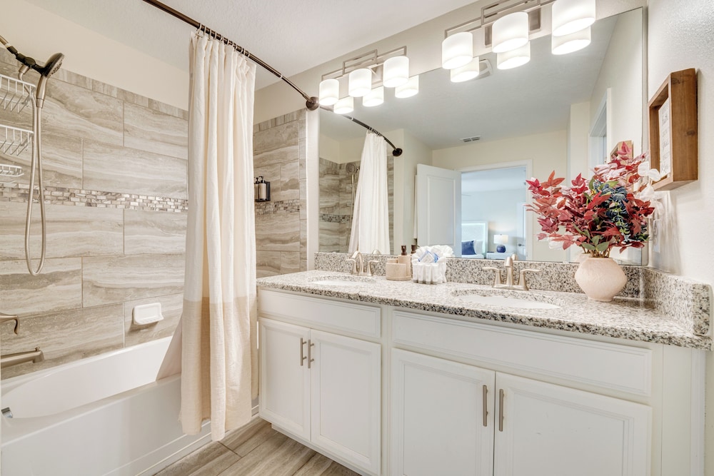 9 Mi to Wdw: Resort Retreat w/ Heated Pool!