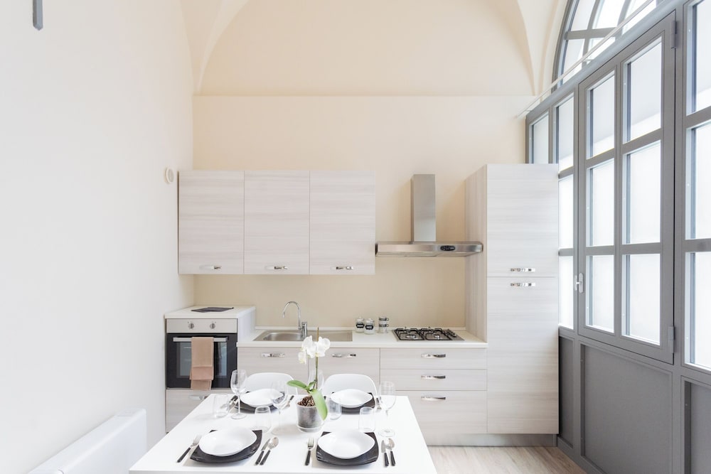 Romantic Escape City Centre With Jacuzzi & Parking by Rent all Como