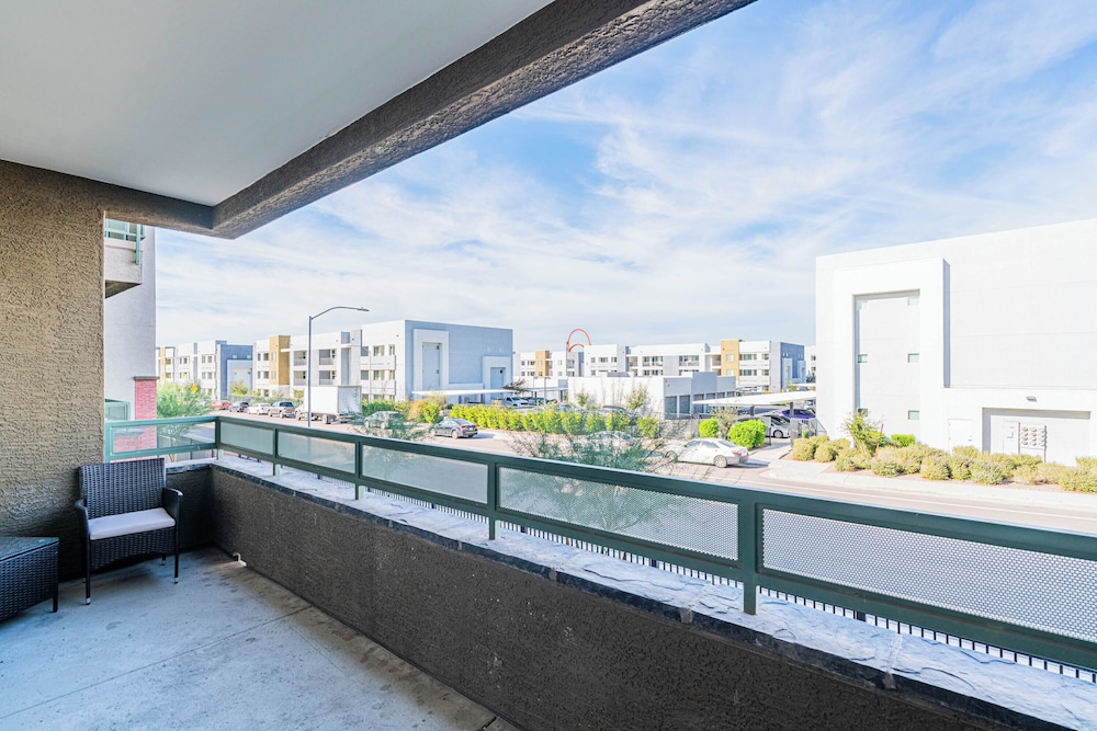 ROVE LIVING/KL - Cardinal 95