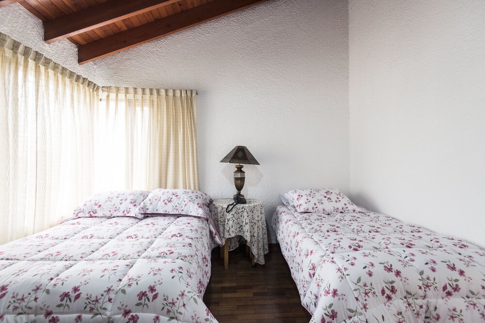Lima Fabulous  House 5br sleep8 Next Mall view 3