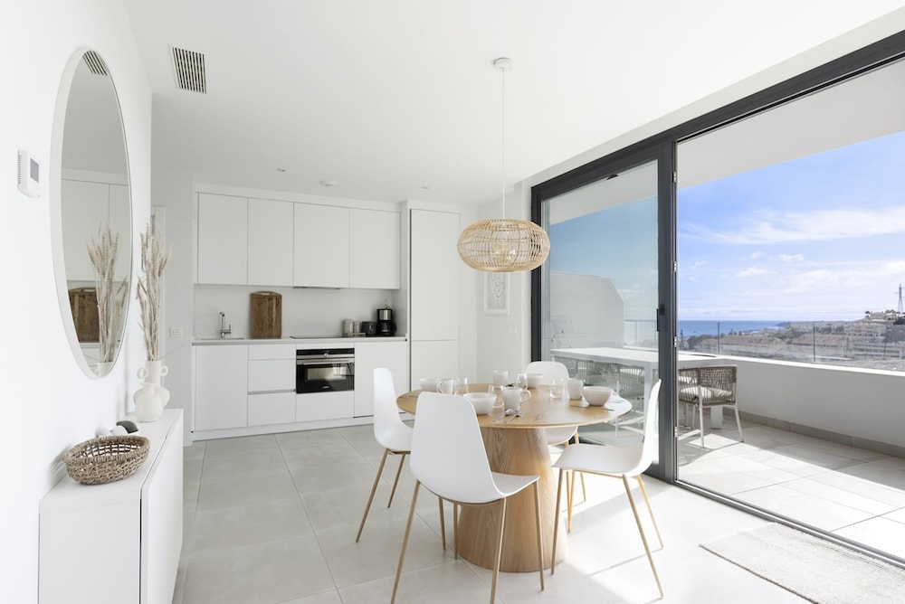 Elegant Luxury Suite With Terrace in Higueron