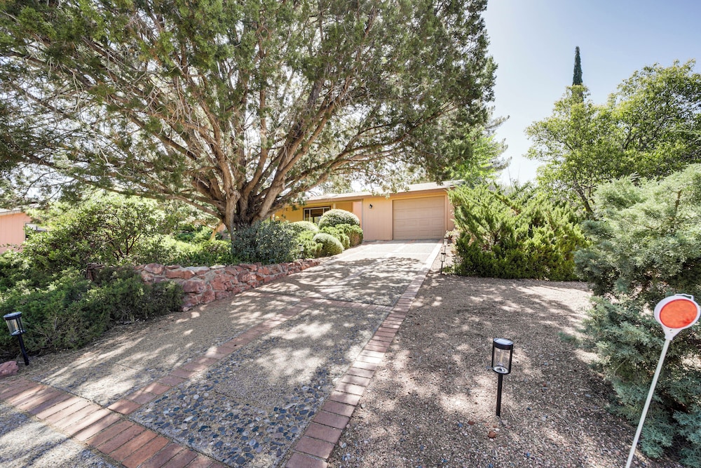 Beautiful Sedona Escape in Walkable Location!
