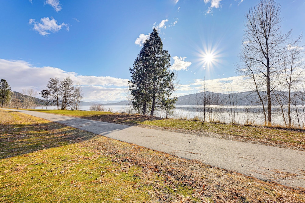 Walk to Marina: Harrison Cabin w/ Lake View!