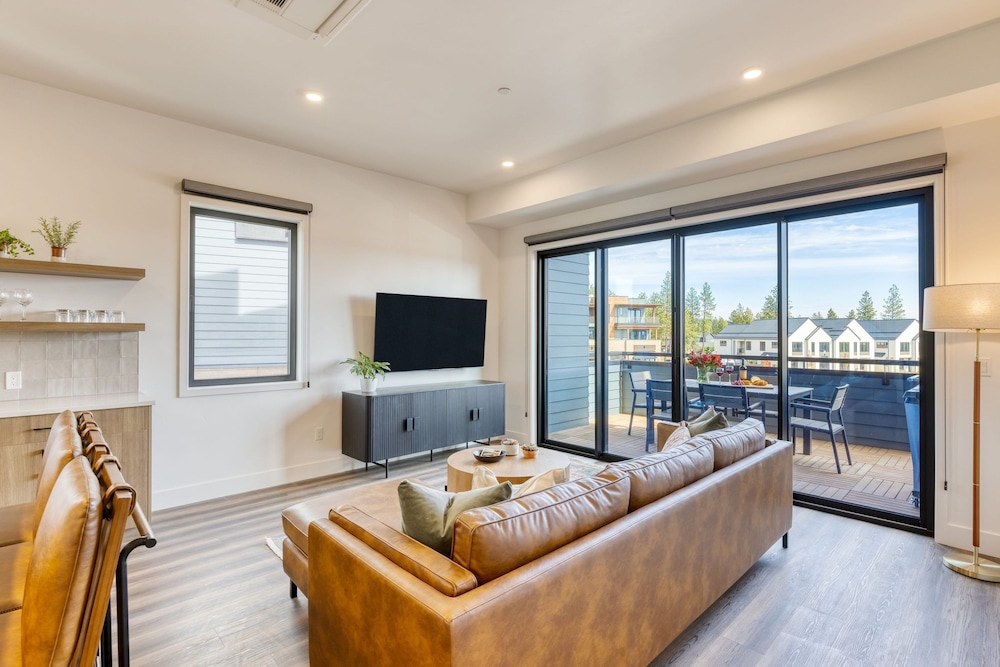 1216 Skyline Ranch 200 Downtown Location Private Hot Tub Mins to Old Bend