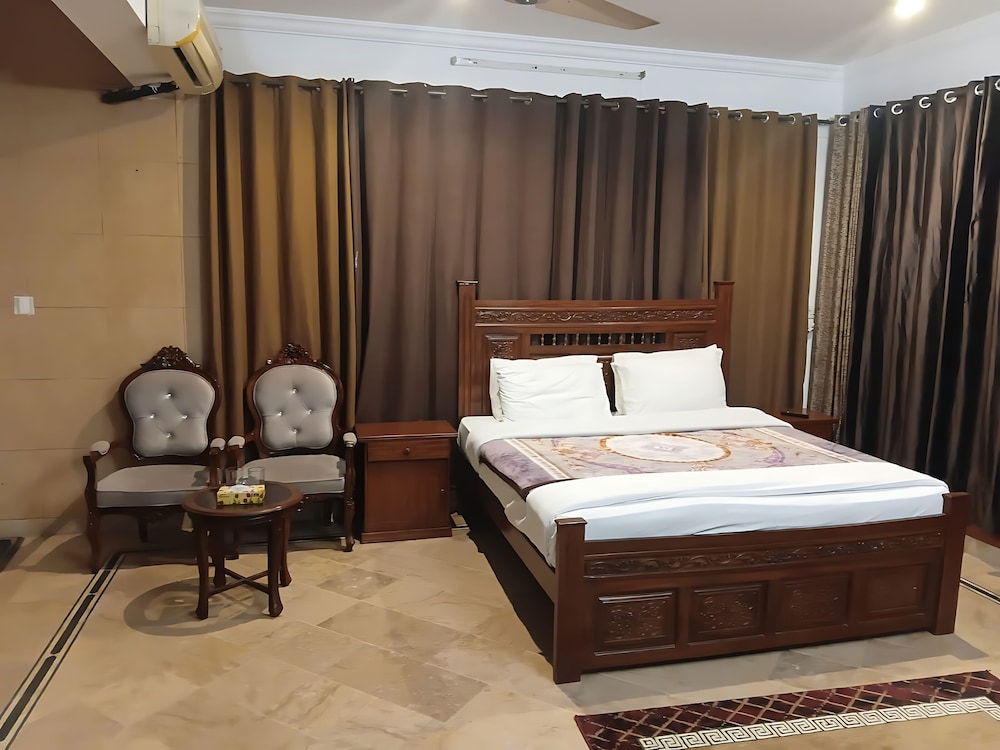 Sapphire Lodge