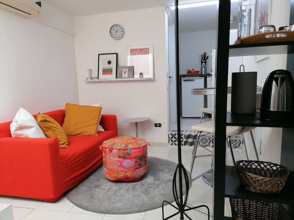 Mercanti Attic Version