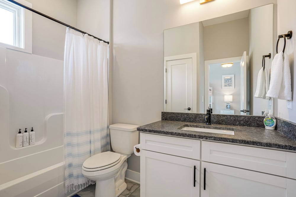 2 Mi to Dtwn: Walkable Retreat in Chattanooga!