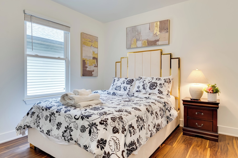 Central Indy Retreat In Walkable Location!