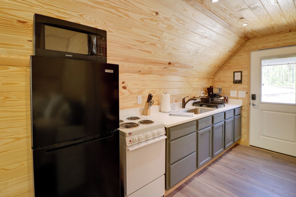 Cabin w/ Lake Access Near Talladega Nat'l Forest